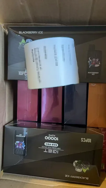 Real vape order delivered in Australia — customer unboxing photo